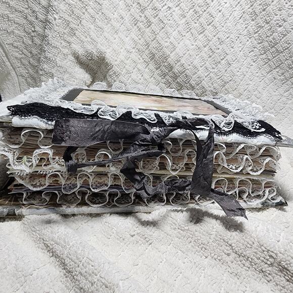 Black/White Lace/Victorian Junk Journal,  9.5 x 6 x2.5 - Picture 7 of 9